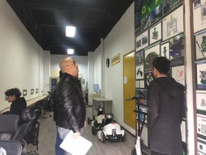 重慶市人社局專家組一行實(shí)地考核我校市級(jí)創(chuàng)業(yè)孵化基地建設(shè)情況